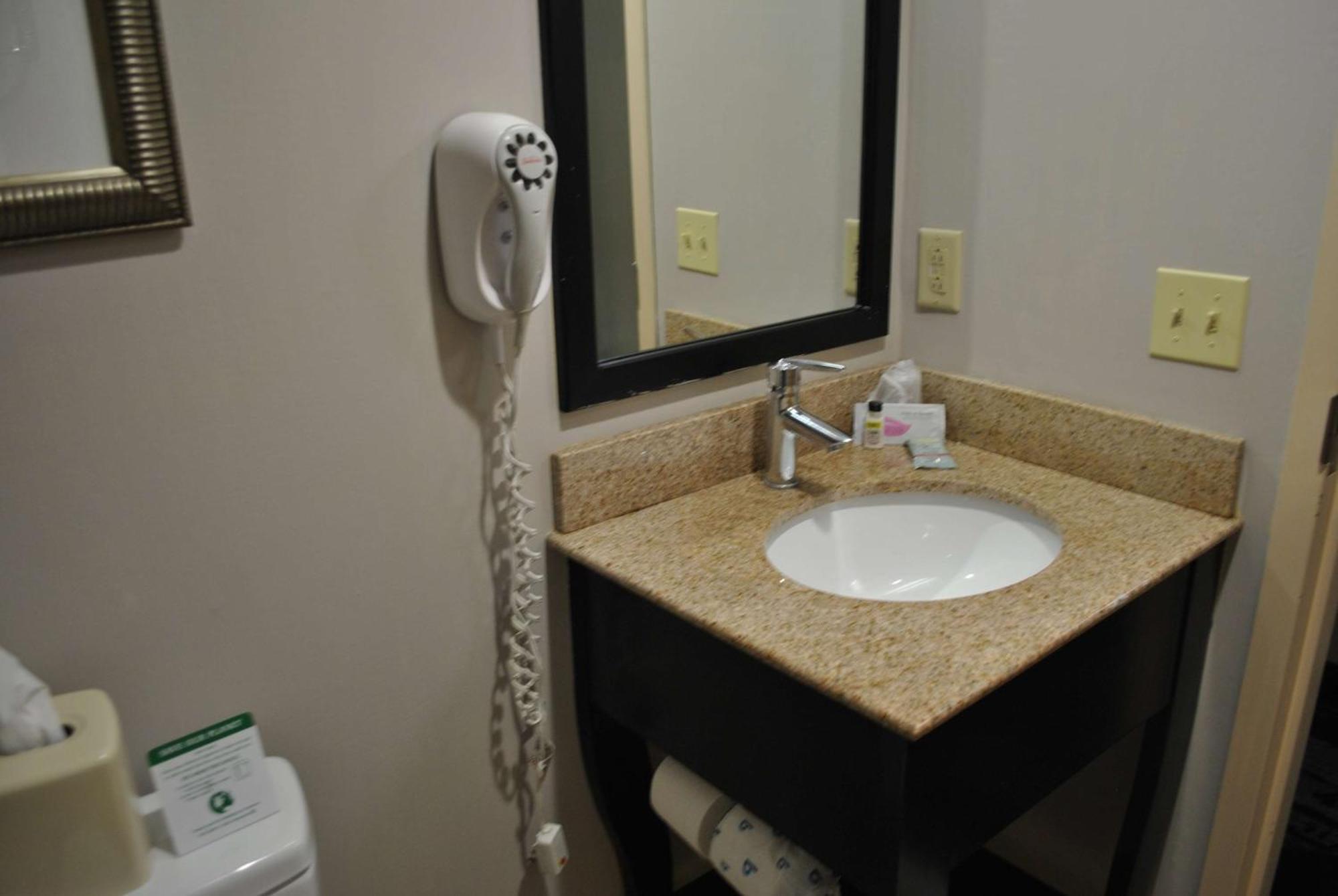 Best Western Owego Inn Luaran gambar